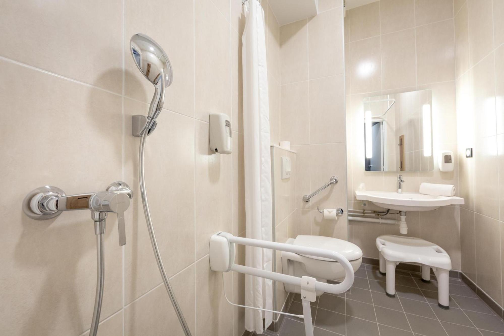 B&B Hotel Sainte-Maxime Golfe De Saint Tropez Esterno foto
